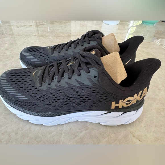 Hoka Shoes - BRAND NEW Clifton 7 size 9